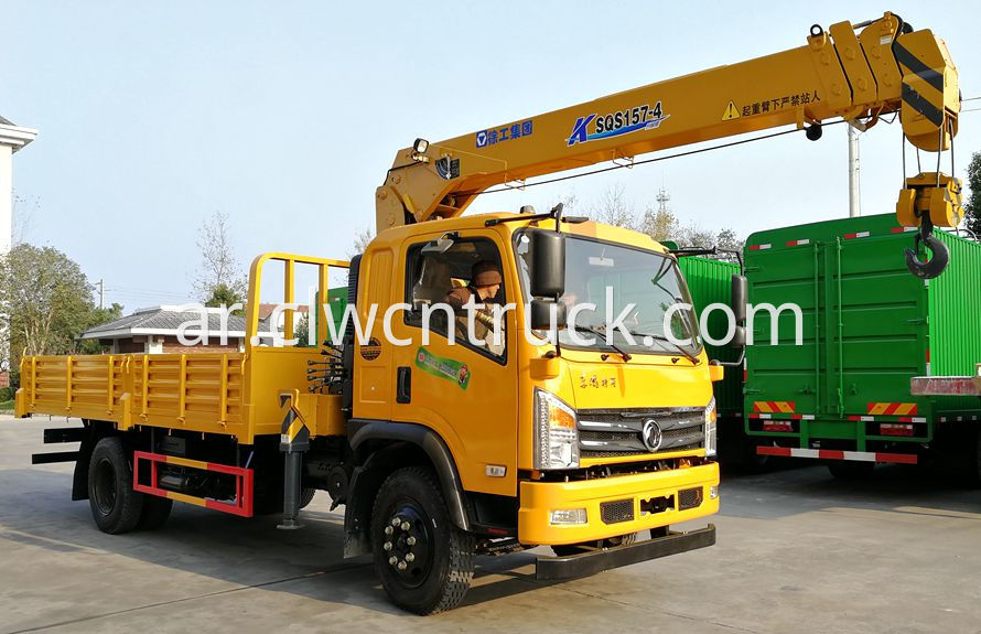 truck mounted crane 1